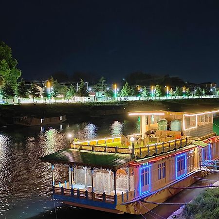Houseboat Karima Palace Srinagar  Exterior photo