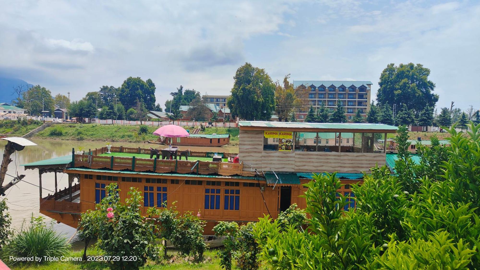 Houseboat Karima Palace Srinagar  Exterior photo